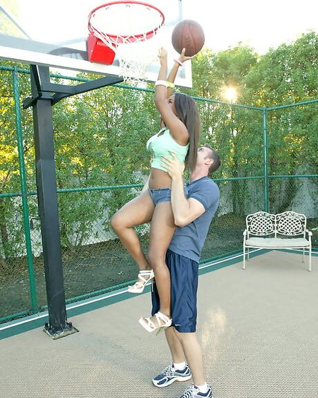 Hot american milf Candice Nicole fucked in her cute pussy after hot blowjob outdoor